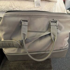 Grey Beis weekender